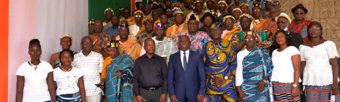 Le ministre KOUADIO Konan Bertin reçoit les chefs traditionnels de la communauté Baoulé d’Abidjan et banlieue.
